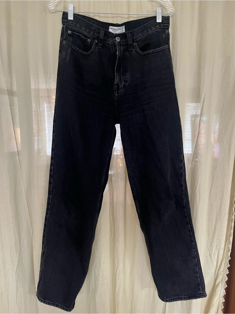 Abercrombie & Fitch Curve Love Mid-Rise Slouchy Jeans, size 25 short